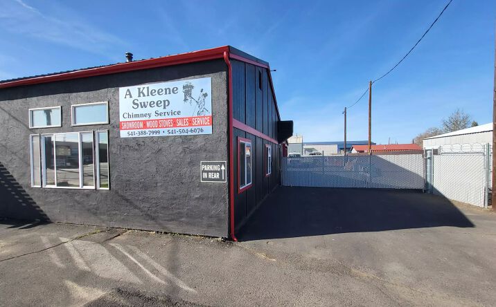 Pictures of Retail, Industrial, Mixed Use property located at 147 SE Evergreen Ave, Redmond, OR 97756 for sales - image #1