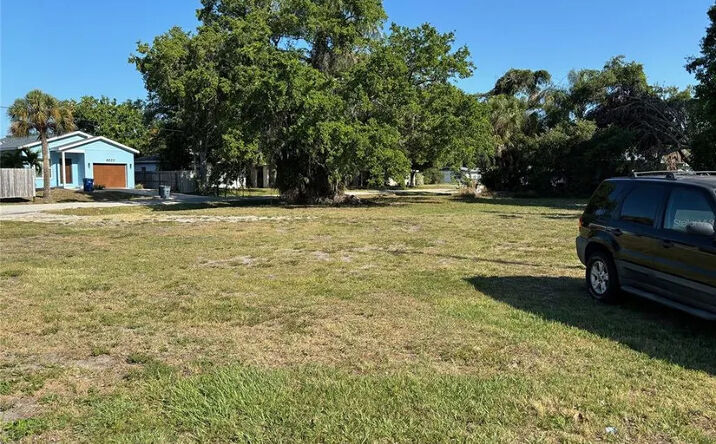 Pictures of Land property located at Albert Place, Sarasota, FL 34231 for sales - image #1