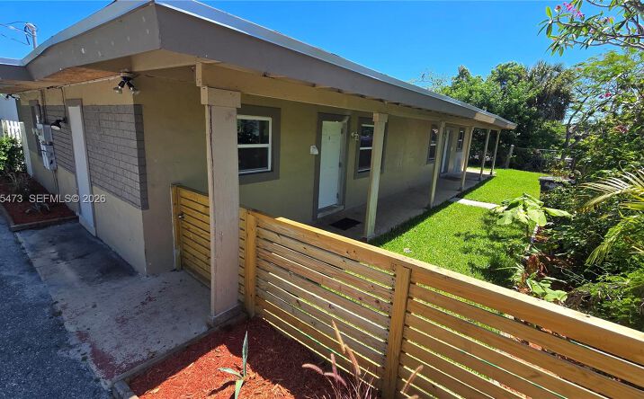 Pictures of Multifamily property located at 4000 Greenwood Ave, West Palm Beach, FL 33407 for sales - image #1