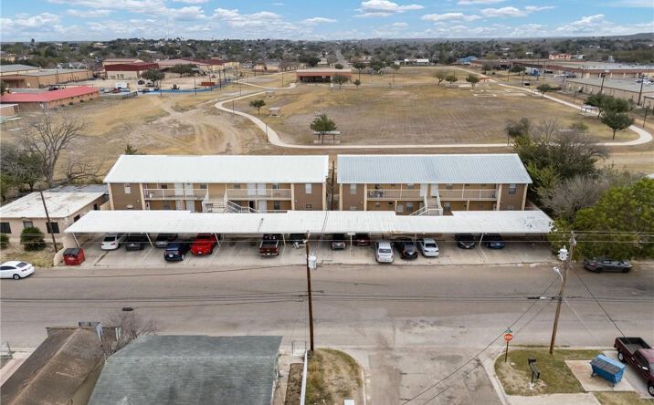 Pictures of Multifamily property located at 401 E Bravo Boulevard, Roma, TX 78584 for sales - image #1