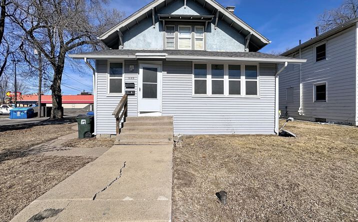 Pictures of Multifamily property located at 1640 W 17th Street, Davenport, IA 50804 for sales - image #1