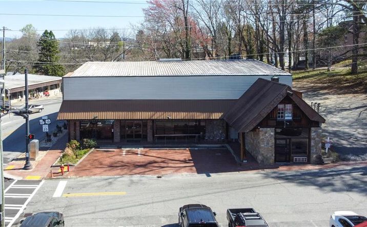 Pictures of Mixed Use, Hospitality, Land, Retail property located at 11 S Grove Street, Dahlonega, GA 30533 for sales - image #1