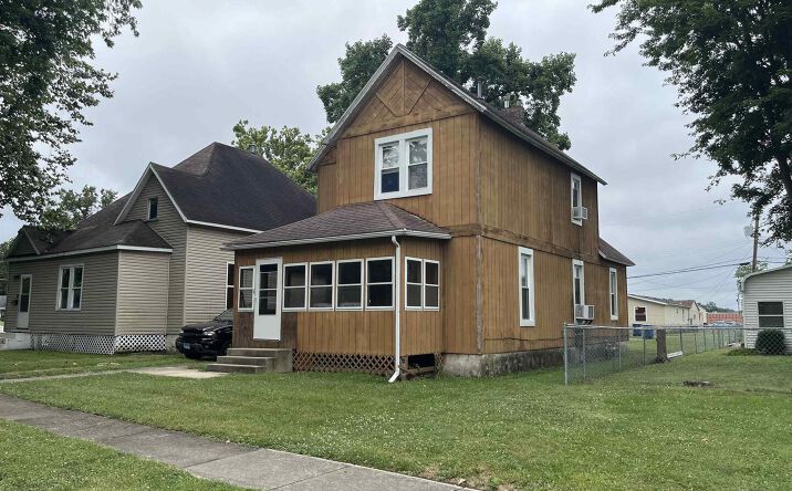Pictures of Multifamily property located at 404 N BEECH Street, Centralia, IL 62801 for sales - image #1