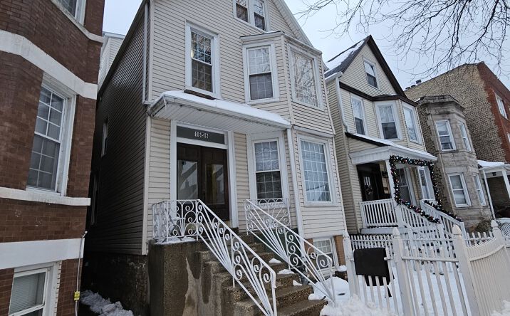 Pictures of Multifamily property located at 1656 W Hollywood Avenue, Chicago, IL 60660 for sales - image #1