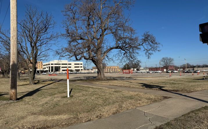 Pictures of Land, Multifamily property located at 400 SE 8th Ave, Topeka, KS 66607 for sales - image #1