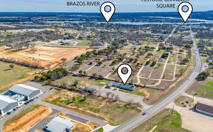 Pictures of Mixed Use, Office, Special Purpose property located at 1107 Weatherford Hwy, Granbury, TX 76048 for sales - image #1