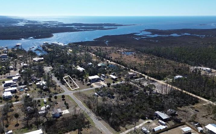 Pictures of Land property located at 319 NW Stephens St, Steinhatchee, FL 32359 for sales - image #1