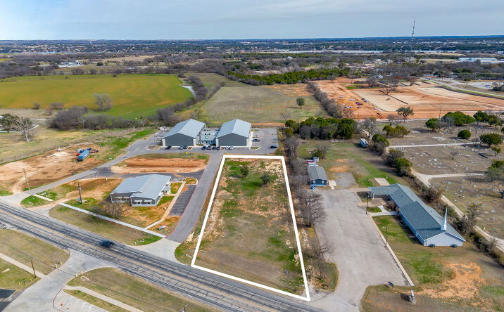 Pictures of Land property located at 900 Tucker Wy, Granbury, TX 76049 for sales - image #1
