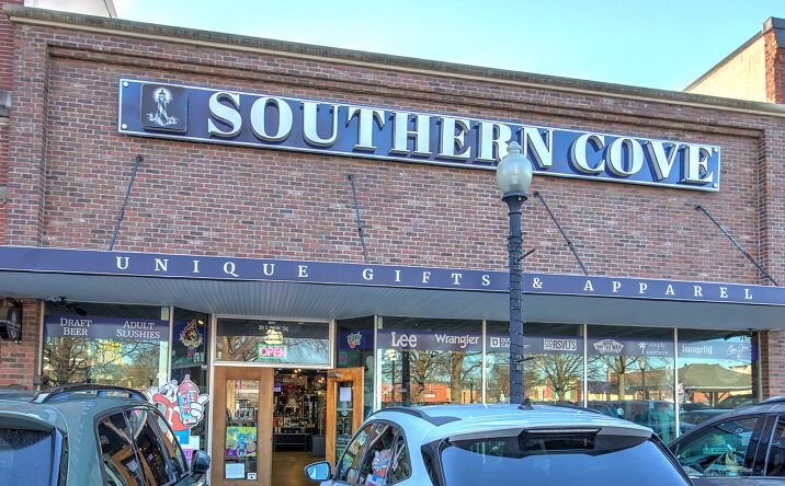 Pictures of Retail property located at 39 S Public Square, Cartersville, GA 30120 for sales - image #1