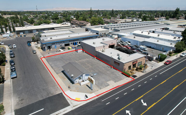 Pictures of Retail property located at 1103 Barstow Ave, Clovis, CA 93612 for sales - image #1