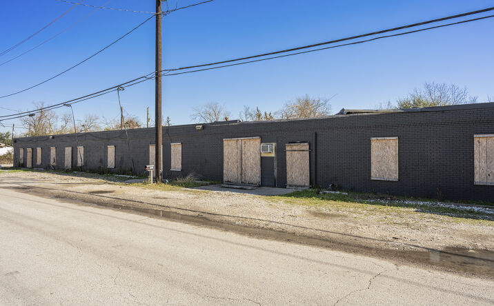 Pictures of Multifamily property located at 933 Harbor St, Houston, TX 77020 for sales - image #1