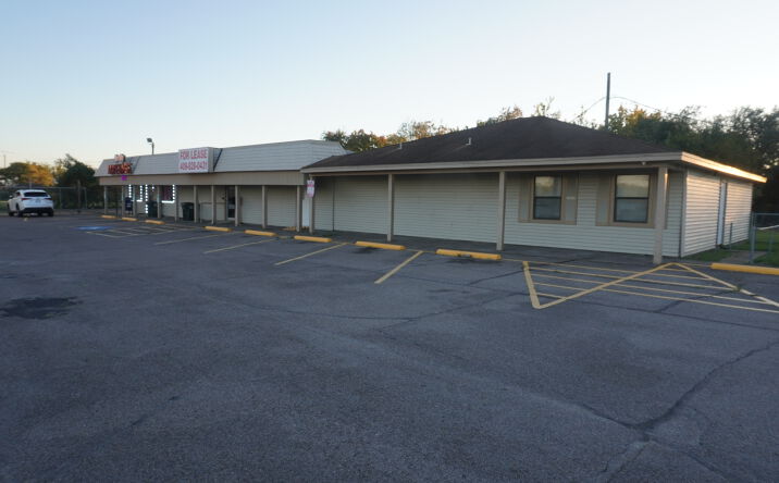 Pictures of Office property located at 5885 W Port Arthur Rd, Port Arthur, TX 77640 for sales - image #1