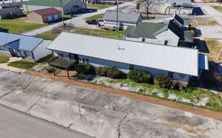 Pictures of Mixed Use, Office, Retail property located at 109 N Myrtle St, Pierce City, MO 65723 for sales - image #1
