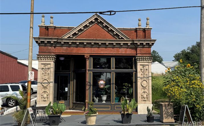 Pictures of Retail property located at 6721 S Broadway St, St. Louis, MO 63111 for sales - image #1