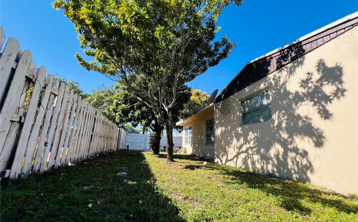Pictures of Multifamily property located at 6990 SW 1st St, Margate, FL 33068, 860 SW 80th Ave, North Lauderdale, FL 33068, 524 NW 21st Ave, Fort Lauderdale, FL 33311 for sales - image #1