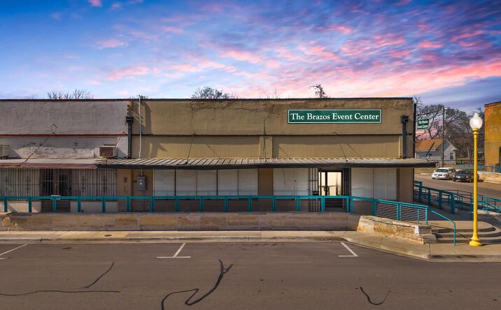 Pictures of Retail, Business for Sale property located at 520 Elm Ave, Waco, TX 76704 for sales - image #1
