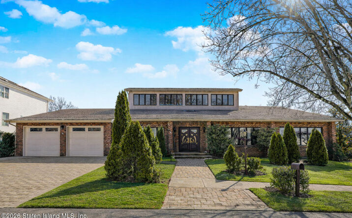Pictures of Multifamily property located at 370 Albourne Avenue, Staten Island, NY 10309 for sales - image #1
