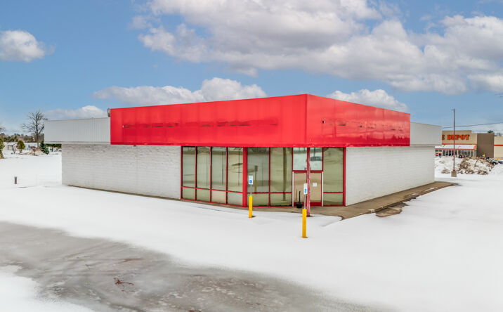 Pictures of Retail property located at w8145 US-2, Iron Mountain, MI 49801 for sales - image #1