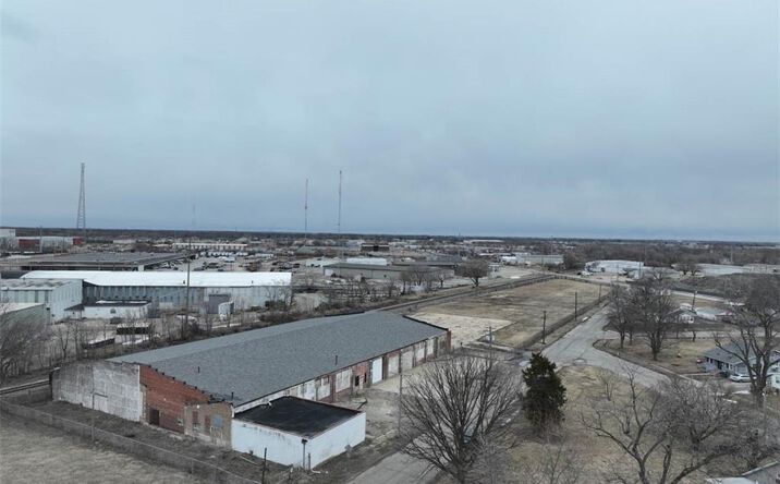 Pictures of Industrial property located at 2165 N Lowber St, Decatur, IL 62526 for sales - image #1