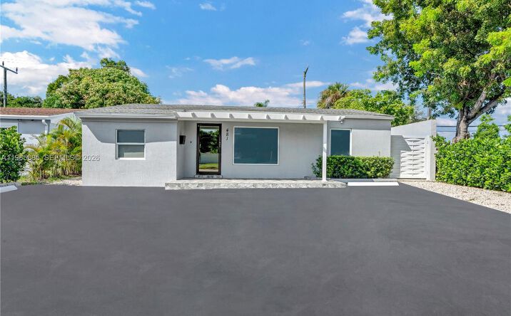 Pictures of Office, Retail property located at 481 E Commercial Blvd, Oakland Park, FL 33334 for sales - image #1