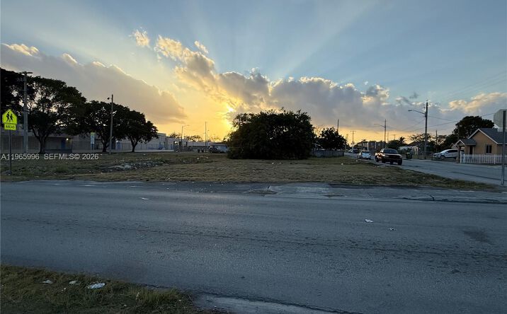 Pictures of Land property located at 402 SW 6th St, Homestead, FL 33030 for sales - image #1