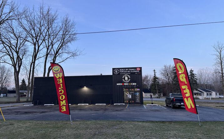 Pictures of Retail property located at 3392 S Huron Rd, Bay City, MI 48706 for sales - image #1