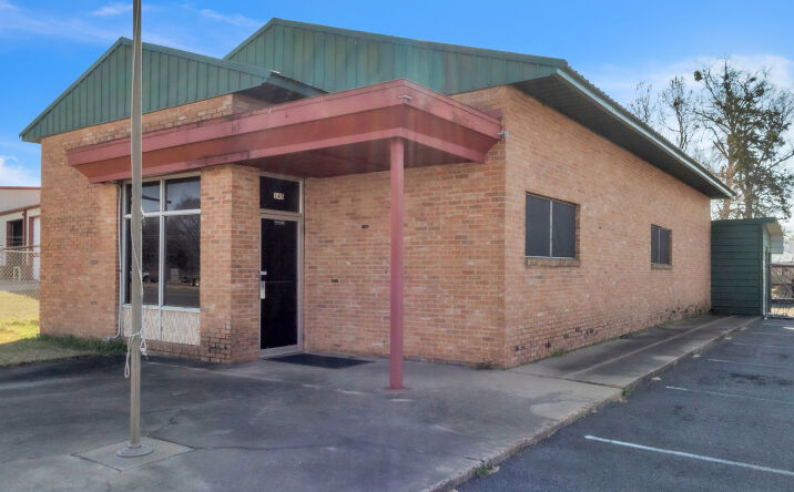 Pictures of Retail property located at 145 E Texas Ave, Waskom, TX 75692 for sales - image #1