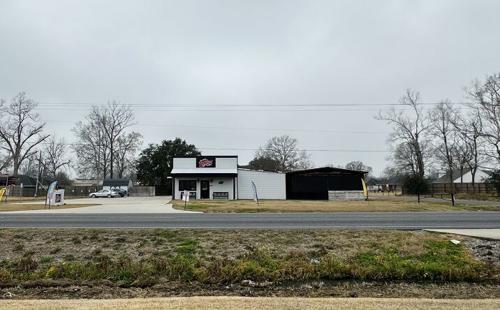 Pictures of Retail property located at 40529 Sycamore Ave, Gonzales, LA 70737 for sales - image #1