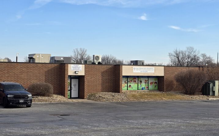 Pictures of Office property located at 3390 Utica Ridge Rd, Bettendorf, IA 52722 for sales - image #1