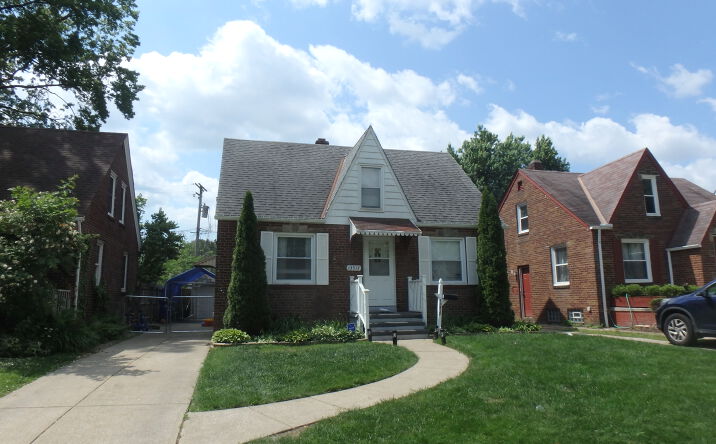 Pictures of Multifamily property located at 13517 Clifford Ave, Cleveland, OH 44135 for sales - image #1