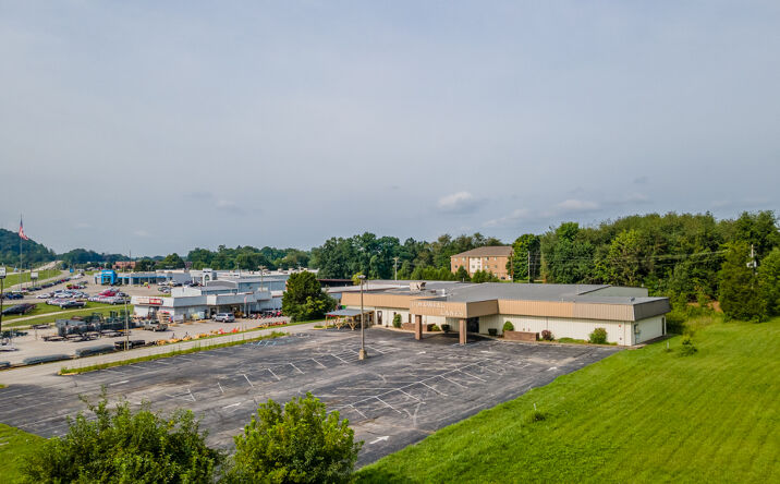 Pictures of Mixed Use, Retail property located at 1849 Gardner Ln NW, Corydon, IN 47112 for sales - image #1