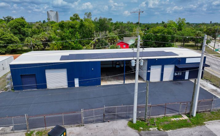 Pictures of Industrial property located at 2585 Fourth St, Fort Myers, FL 33901 for sales - image #1