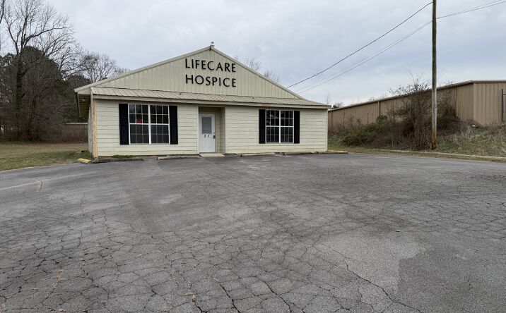 Pictures of Mixed Use, Office, Retail, Special Purpose property located at 21 Beech Grove Rd, Cullman, AL 35057 for sales - image #1