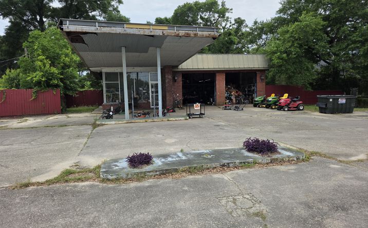 Pictures of Land, Multifamily property located at 3709 W Jackson St, Pensacola, FL 32505 for sales - image #1