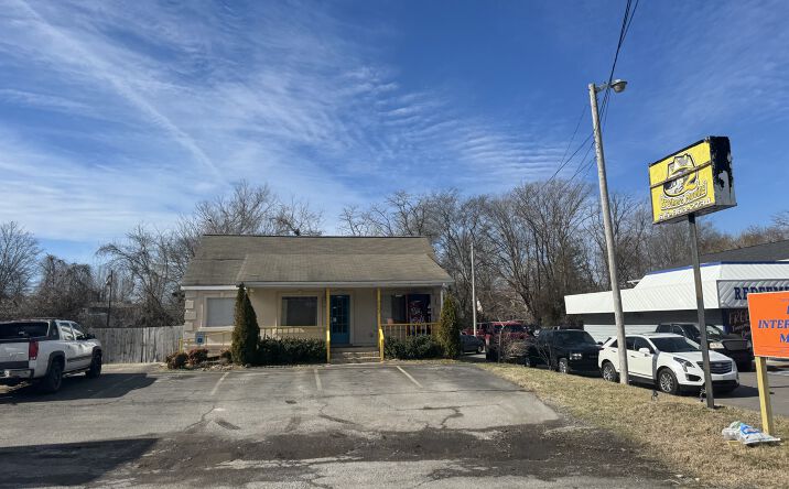 Pictures of Retail property located at 2602 US-41, Greenbrier, TN 37073 for sales - image #1