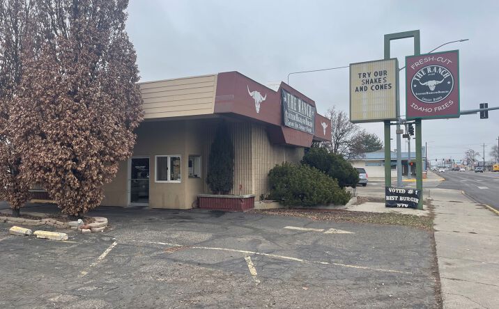 Pictures of Mixed Use, Retail property located at 425 SW 4th Ave, Ontario, OR 97914 for sales - image #1