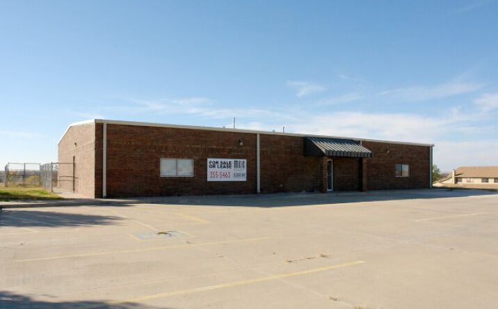 Pictures of Retail property located at 712 SW E Ave, Lawton, OK 73501, 502 NE Flower Mound Rd, Lawton, OK 73507 for sales - image #1