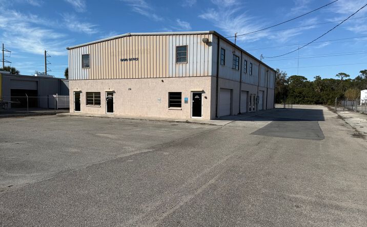 Pictures of Industrial property located at 174 Rich St, Venice, FL 34292 for sales - image #1