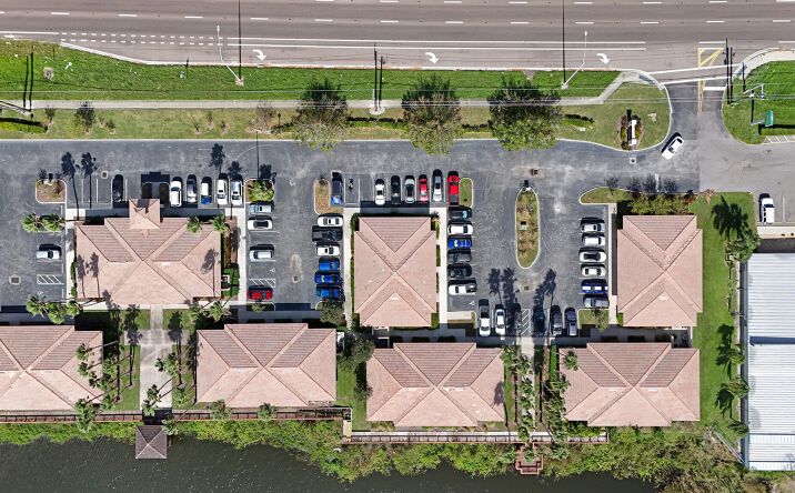 Pictures of Office property located at 3950 Florida 64, Bradenton, FL 34208 for sales - image #1