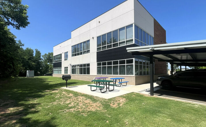 Pictures of Retail, Office property located at 4308 Grant Blvd, Yukon, OK 73099 for sales - image #1
