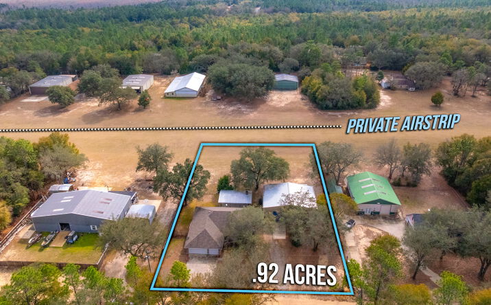 Pictures of Special Purpose property located at 526 Tail Spin Dr, Holt, FL 32564 for sales - image #1