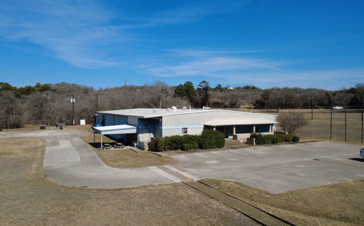Pictures of Industrial property located at 1402 Hawthorne St, Bastrop, TX 78602 for sales - image #1