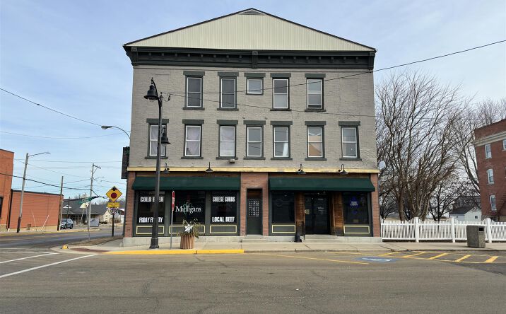 Pictures of Retail property located at 102 E Railroad, Lena, IL 61048 for sales - image #1