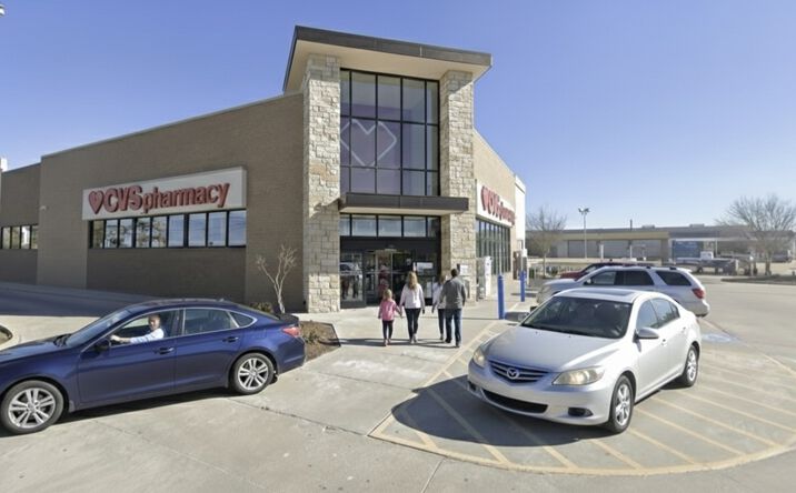Pictures of Retail property located at 901 E Pioneer Pkwy, Arlington, TX 76010 for sales - image #1