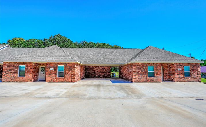 Pictures of Multifamily property located at 454 Neals Hill Rd, Oak Ridge, TX 76240 for sales - image #1