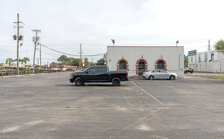 Pictures of Retail property located at 480 Mary Esther Blvd, Mary Esther, FL 32569 for sales - image #1