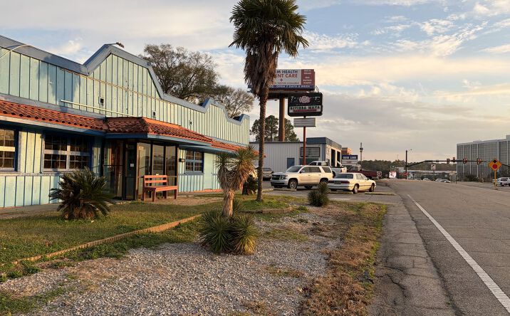 Pictures of Retail property located at 6100, 6104, & 6112 US Highway 49, Hattiesburg, MS 39401 for sales - image #1