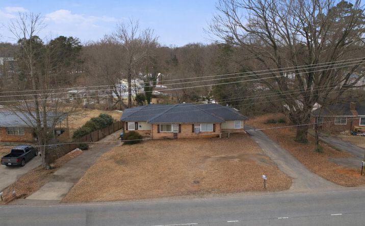 Pictures of Multifamily property located at 1921 24th St NE, Hickory, NC 28601 for sales - image #1