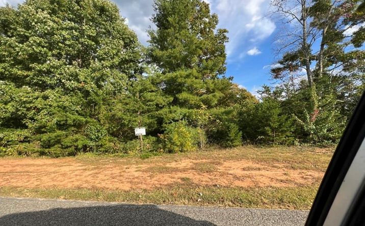 Pictures of Land property located at 00 Westbridge Place Lot 104, Mount Airy, NC 27030 for sales - image #1