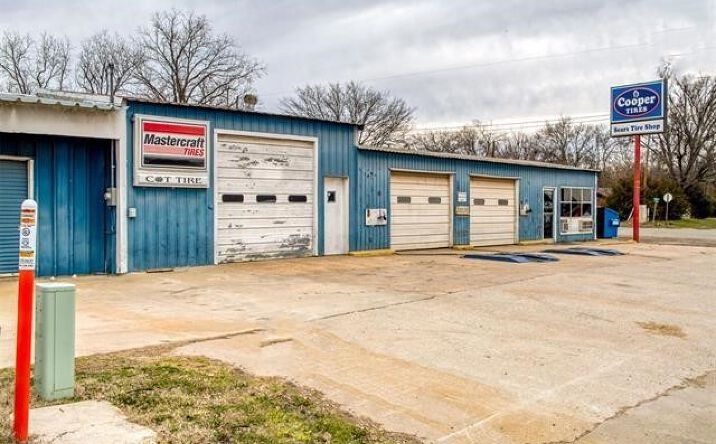 Pictures of Retail property located at 1019 S Mississippi, Atoka, OK 74525 for sales - image #1